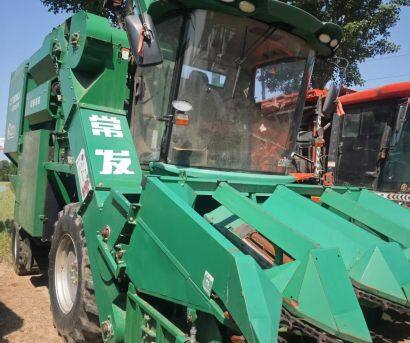 常發(fā)CF4625玉米莖穗兼收收割機(jī)