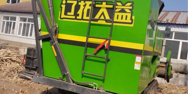 辽拓大益4YZ-4L自走式玉米收获机