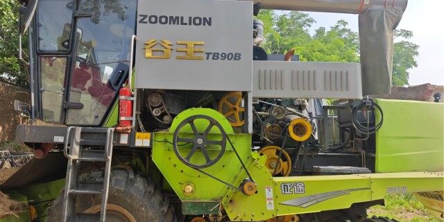 中联谷王4LZ-9B自走式谷物联合收割机