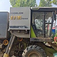 中聯(lián)谷王4LZ-9B自走式谷物聯(lián)合收割機(jī)
