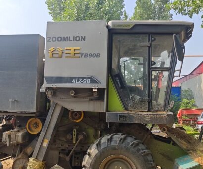 中聯(lián)谷王4LZ-9B自走式谷物聯(lián)合收割機(jī)