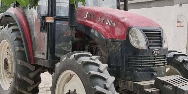东方红LX904轮式拖拉机