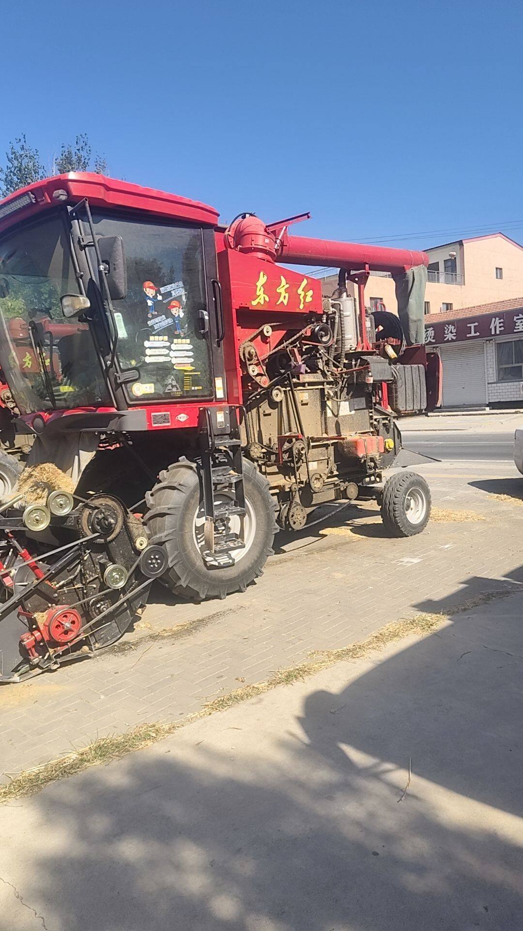 东方红10AK小麦收割机