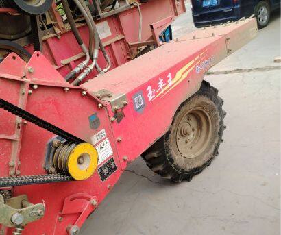東方紅4LZ-9B1自走輪式谷物聯合收割機
