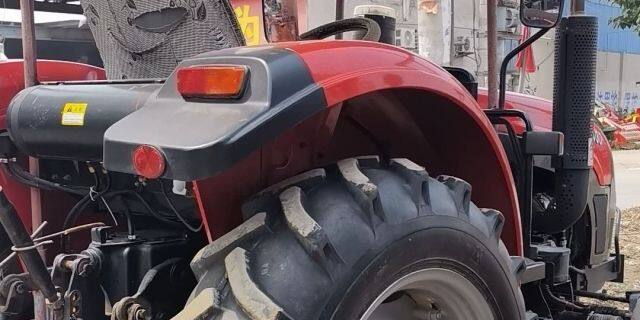 东方红MF400拖拉机