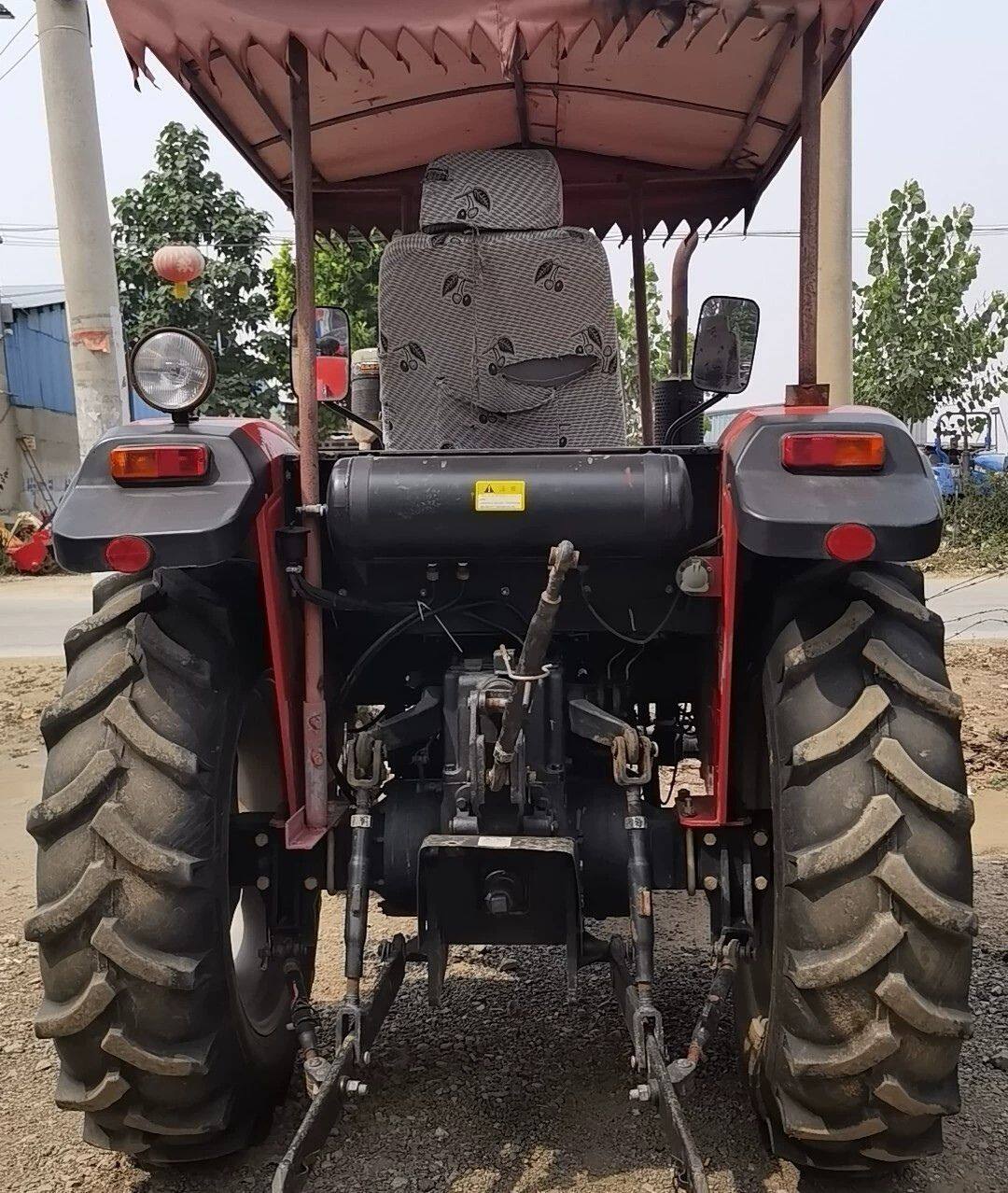 东方红MF400拖拉机