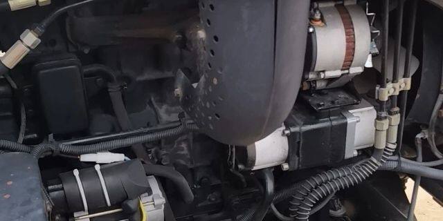 东方红MF400拖拉机