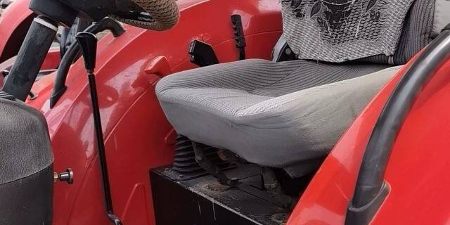 东方红MF400拖拉机