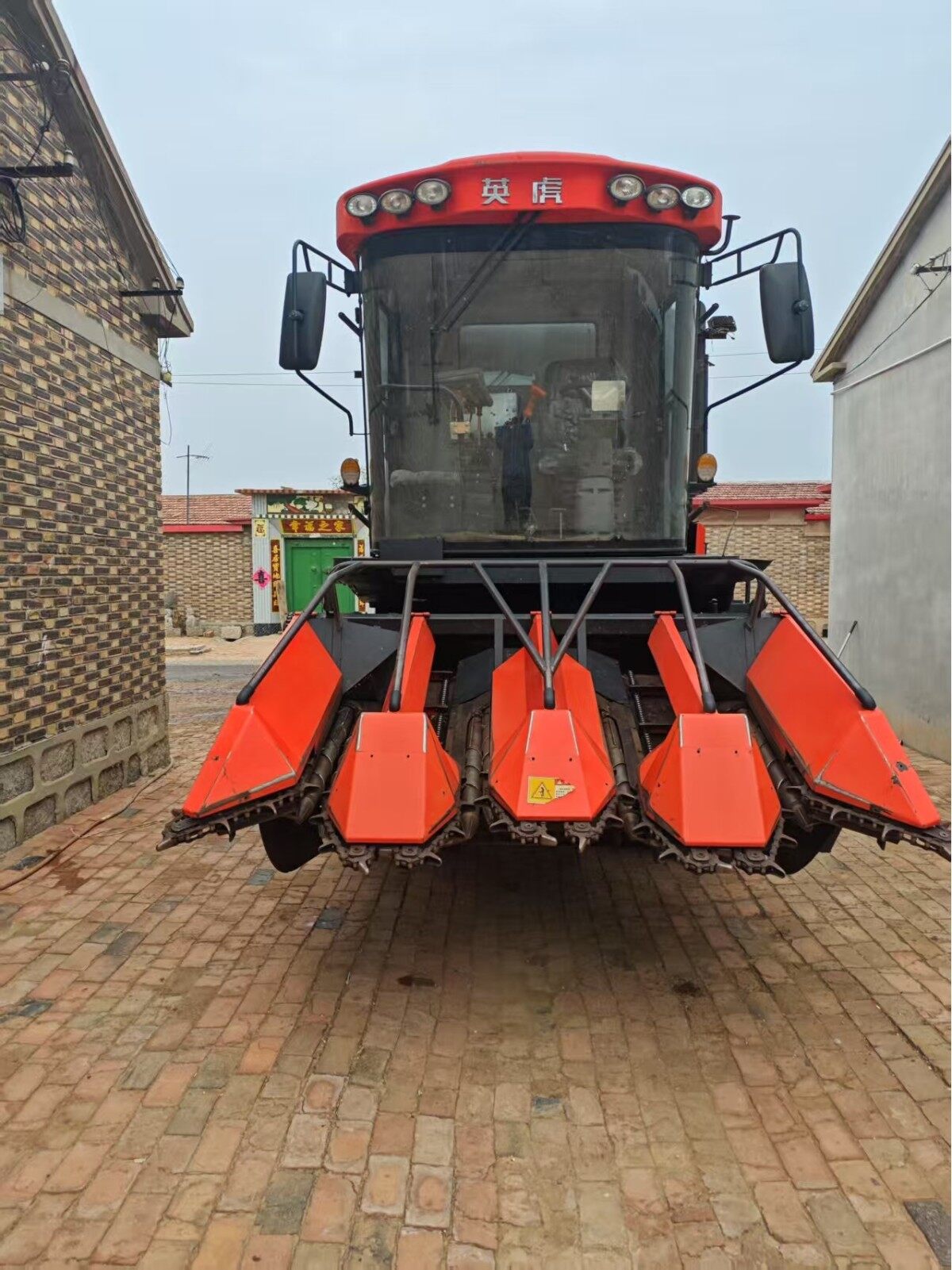 河北英虎4YZB-4F型自走式玉米收获机