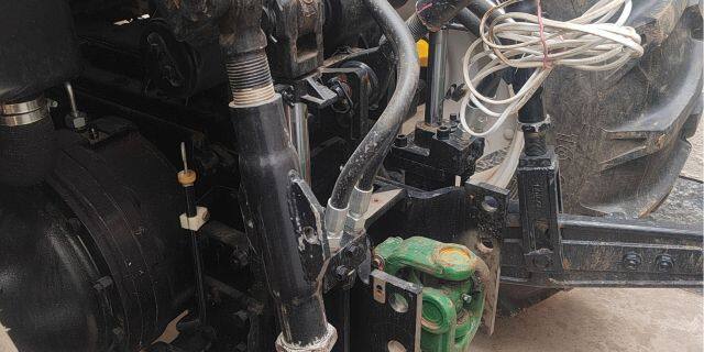 雷沃欧豹M1600-D轮式拖拉机