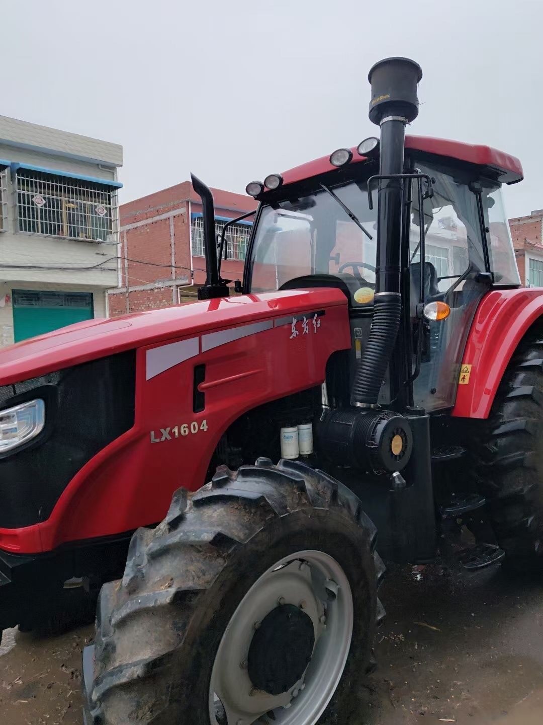 东方红LX1604拖拉机