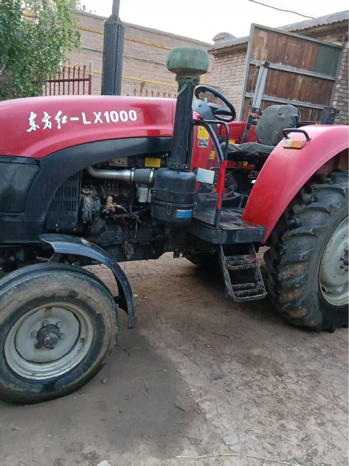 东方红LX1000拖拉机