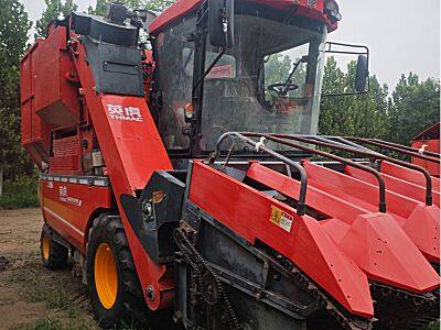 英虎4YZJ-4自走式玉米穗茎兼收机