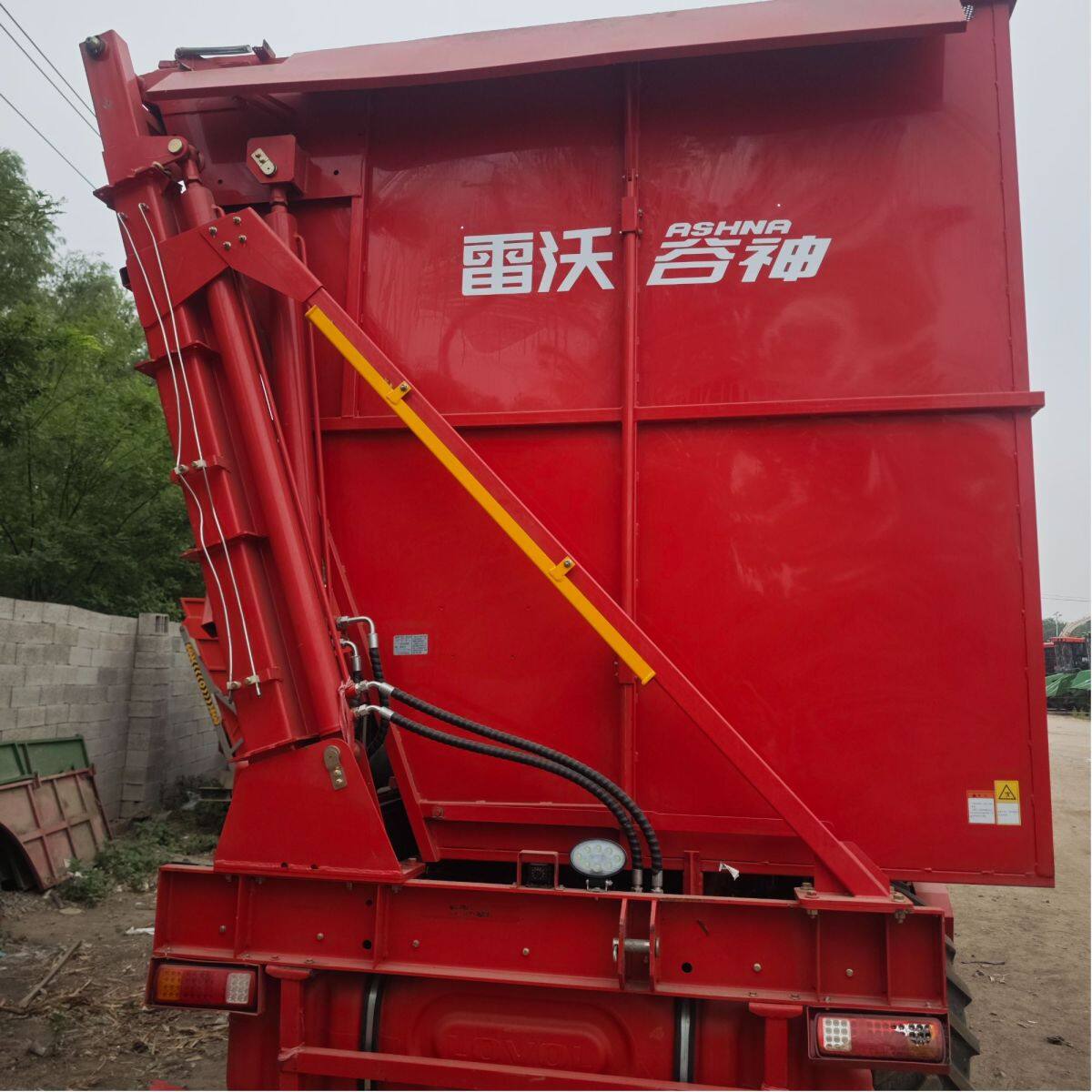 雷沃谷神CF04自走式玉米收获机