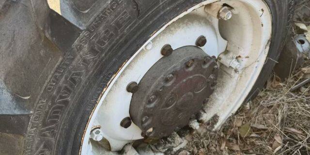东方红704拖拉机