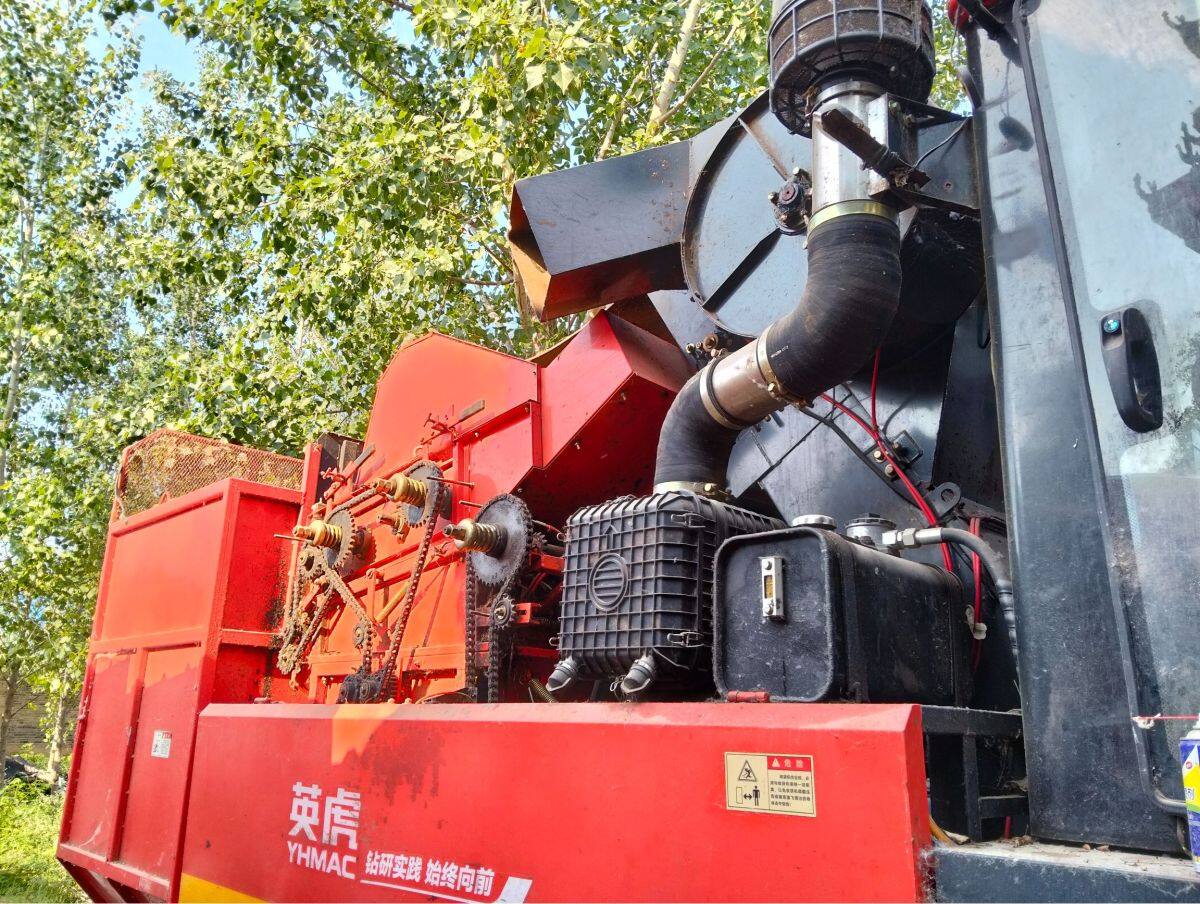 河北英虎4YZB-4J自走式玉米收获机