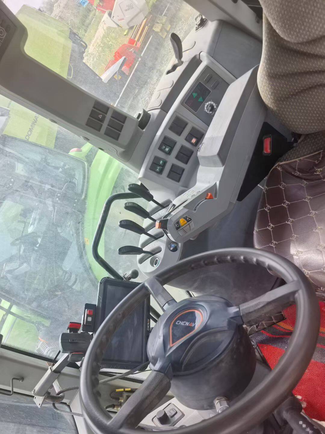 克拉斯2504轮式拖拉机