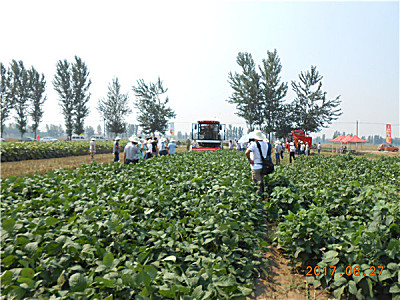 新发展、新技术、新产品——河北吉龙农业机械有限公司成功举办产品展示演示会