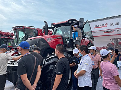 展品吸睛，凯斯大马力农机亮相2021新疆农业机械博览会