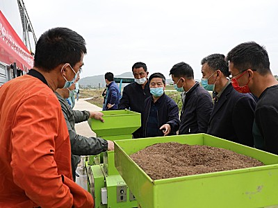 蕪湖市水稻機拋秧及缽體育秧技術培訓在中聯農機舉行