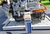 2025年新疆農(nóng)機(jī)展上璀璨明星——混合動(dòng)力拖拉機(jī)