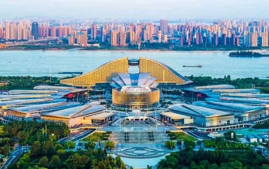 3000家申报企业 智慧农业与新能源亮点凸显——2025中国国际农机展十月武汉启幕