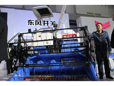 東風(fēng)井關(guān)HC868G型全喂入收割機(jī)