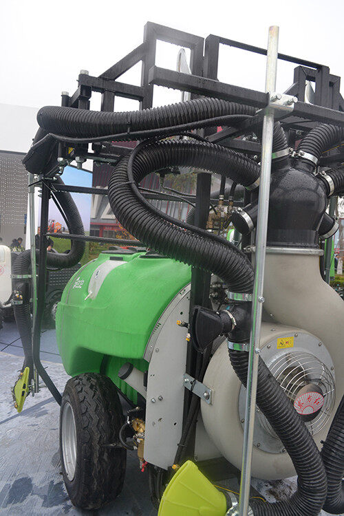 东方红3WFQ-1500P牵引式果林喷雾机