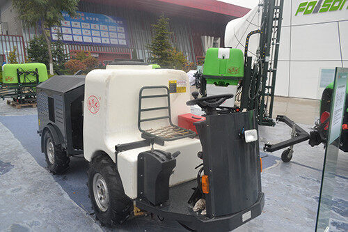 东方红3WFG-400X自走式风送果林喷雾机