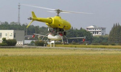 中创白鹰AG-120型农药喷洒无人直升机