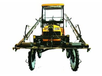 東華3WP-700自走式噴桿噴霧機(jī)