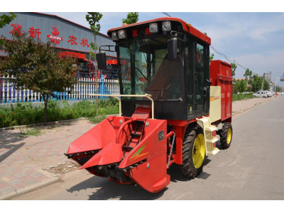 河北冀新4YZ-2A2(剥皮型)玉米收割机