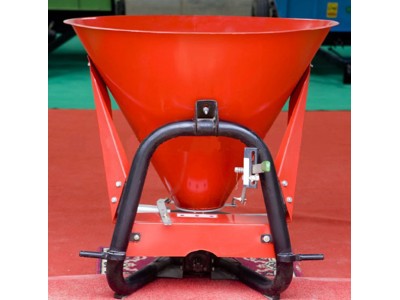 亚泰CDR-600悬挂式撒肥机
