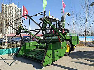 華昌機械眾諾4QZ-3000自走式青飼料收獲機