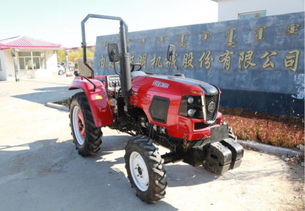 内蒙古长明CM604轮式拖拉机