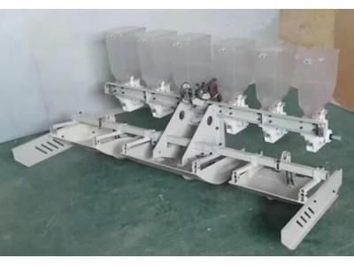 广西科丰2BDX-6型水稻精量穴直播机