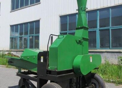鳳城宏偉9ZP-10鍘草機