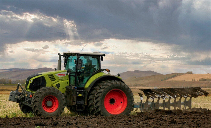 科乐收（CLAAS) AXION 2404拖拉机
