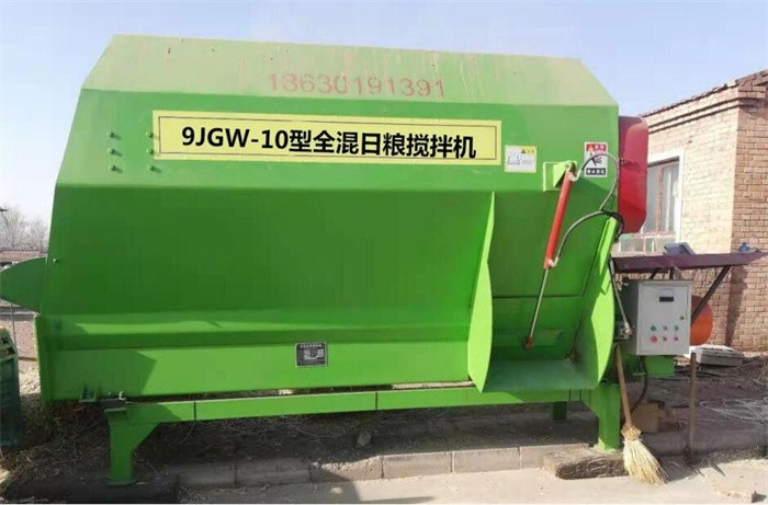 內蒙古巨之牧9JGW-10全混合日糧攪拌機