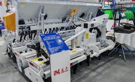 龍豐2BFDQ系列復(fù)式驅(qū)動(dòng)耙播種機(jī)
