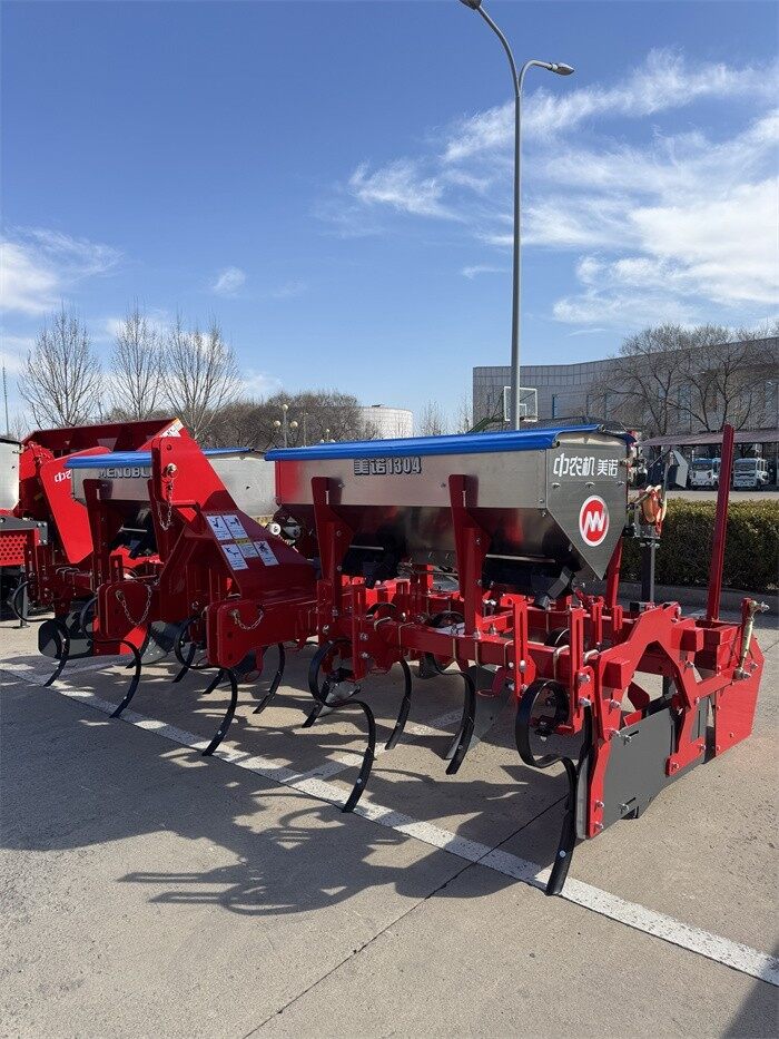 中機(jī)美諾1304馬鈴薯中耕機(jī)
