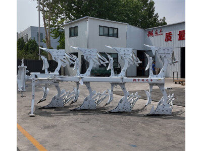 龍豐L系列1LYFT-450液壓調(diào)幅翻轉(zhuǎn)犁