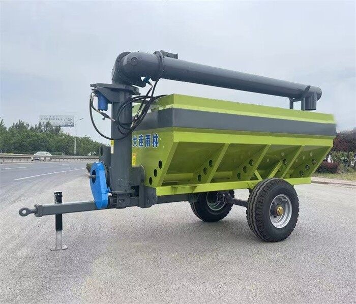 大連雨林高炮運(yùn)糧加肥車(chē)系列