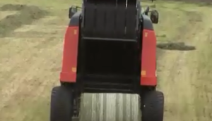 库恩牧草收获机械作业视频