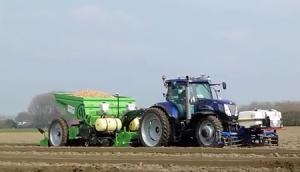 紐荷蘭T7070+米德瑪MS-4000馬鈴薯種植機作業視頻