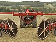 意大利赛特利斯Sltrx Pr017大型搂草机作业视频