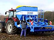 Farmet公司Digger Fert深松机和Compact播种机-作业视频