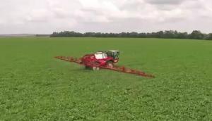 Agrifac公司自走式大型喷药机作业视频