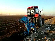 亿嘉迪敖YJ-1454拖拉机作业视频