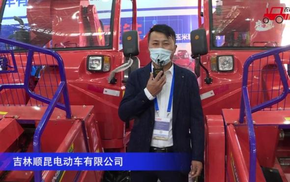 废铁4YZP-2A自走履带式玉米联合收获机-2020中国农机展